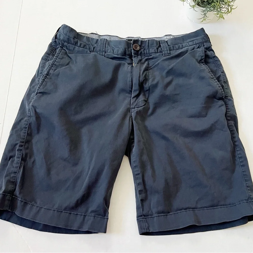 J. Crew Mens 9” Stretch Chino Shorts in Slate Blue